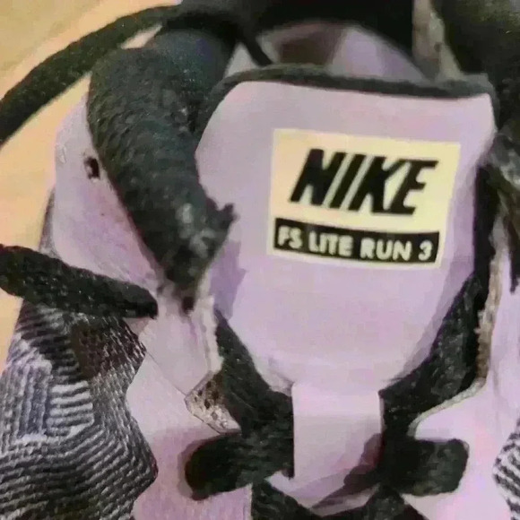 Nike women's FS lite run 3 purple running sneakers, sz 8, $18 - Picture 2 of 5